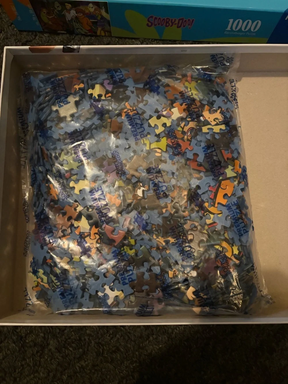 Ravensburger 1000 piece Scooby doo puzzle NIB - Picture 2 of 2